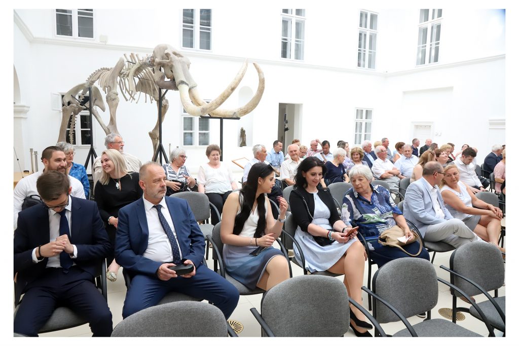 Dr. Tóth Eszter Enikő, Weisz Péter, Dr. Assani Omar, Fülöp Henrik Dr. Tóth Eszter Enikő, Weisz Péter, Dr. Assani Omar, Fülöp Henrik