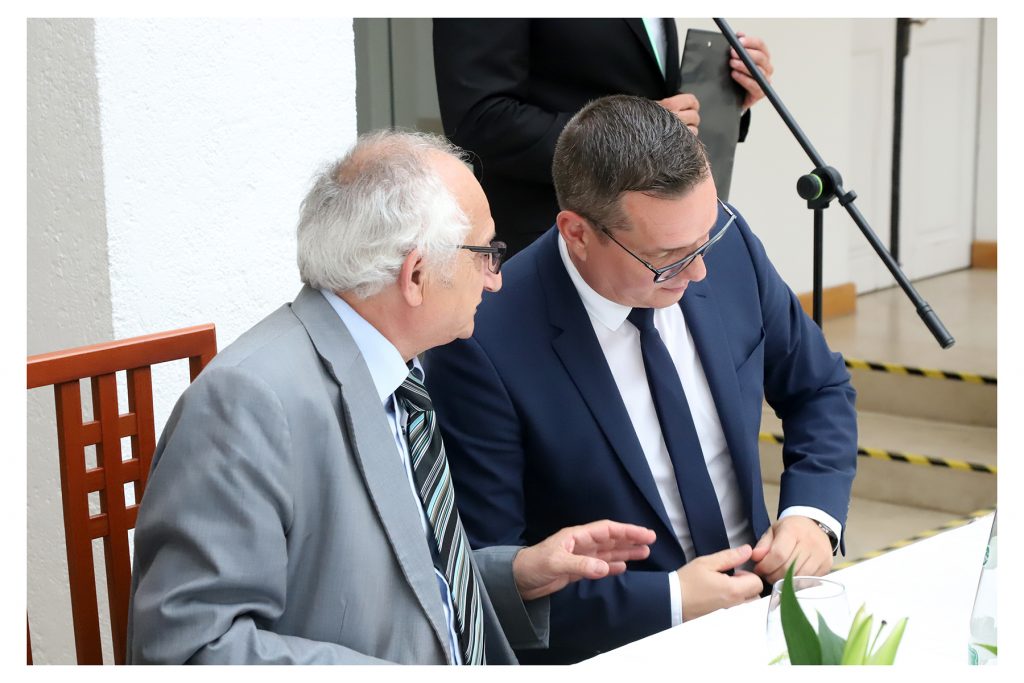Dr. Tóth Eszter Enikő, Weisz Péter, Dr. Assani Omar, Fülöp Henrik Dr. Tóth Eszter Enikő, Weisz Péter, Dr. Assani Omar, Fülöp Henrik